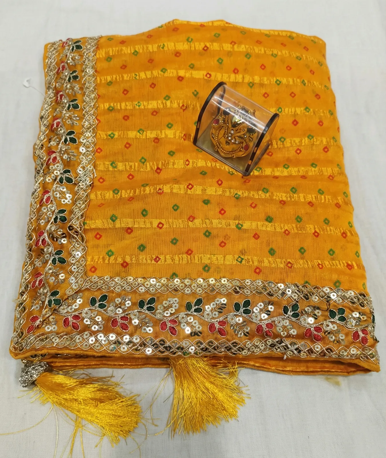 Fancy Designer Georgette Pretty Saree with New Fancy Border & Blouse Piece